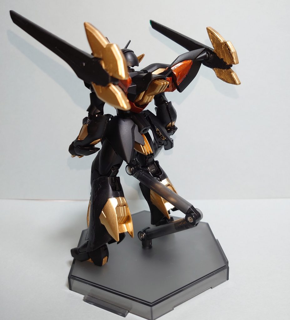 *背面*
クロノスキャノンはゼイドラのバインダーを軸にして、可動ギミックを追加しています。