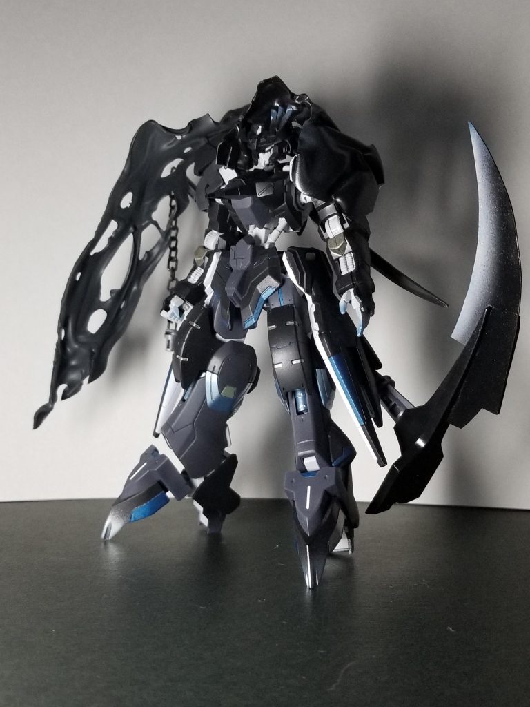 正面
マントやフードが死神感を出していますd('∀'*)