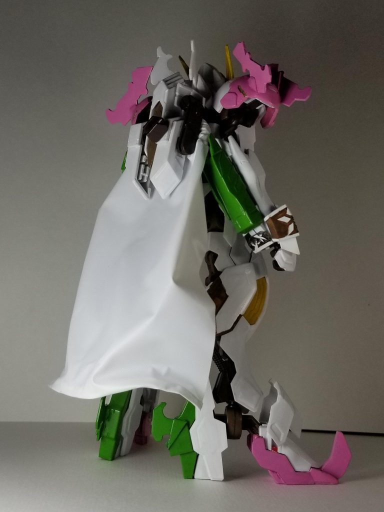 装甲装着
桜と合わせたのは皇帝の要素なので造形や特徴的なマントを追加してみました( ´ ▽ ` )ノ