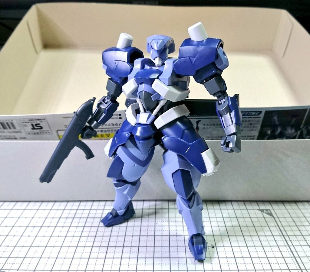 使用キットは『HGIBO 百錬』。フロントショットはこんな感じでした。