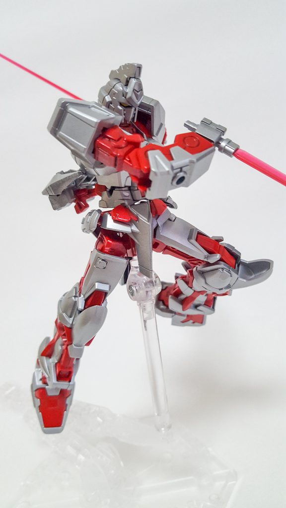 ビームサーベルを使用した超高速格闘戦が得意