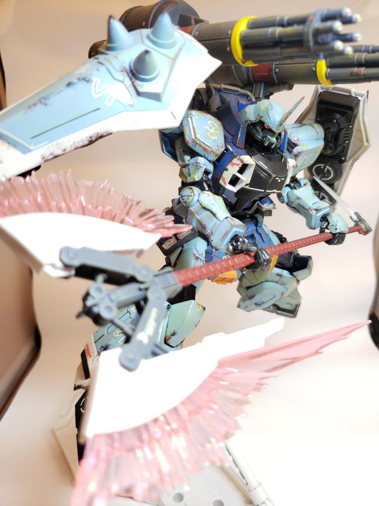 スラッシュウィザードのもうひとつの特徴かつ本キットの最大の目玉、ファルクスビームアックスです。
デカいガトリング×2！両肩シールド！デカい斧！の3連コンボに男の子はイチコロです。
個人的にVSシリーズでインジャのアシストとしてお世話になってました。