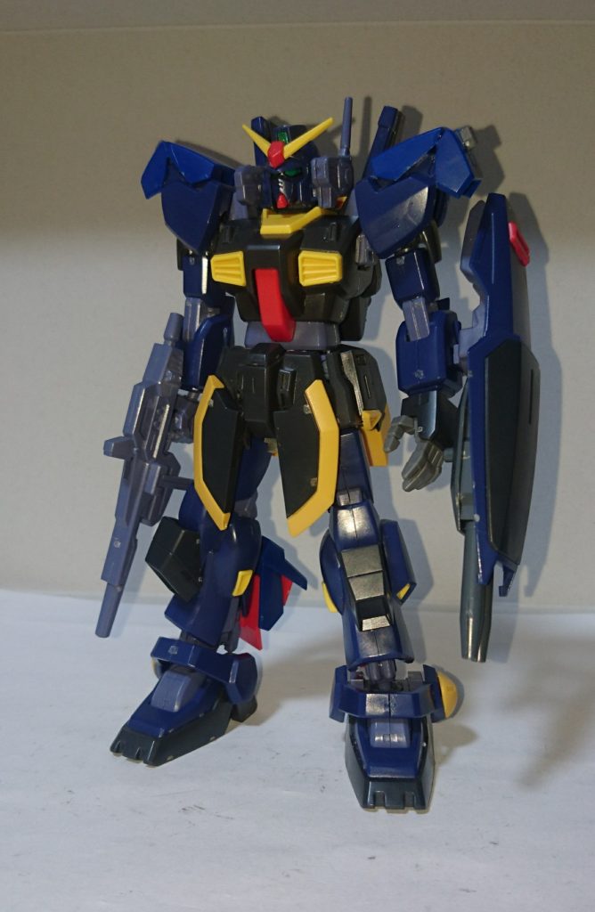 妄想設定など

ティターンズの高性能MSが続々と参上していき、今の性能ではかなり厳しい状態であったガンダムMk-2。
スーパーガンダムも既にあったのだが、換装が出来ない場合もある。
そこで今するべき改良は追加装甲装着による機動性向上ではないかという結論に至った。
幸いにも鹵確していたバーザムの装甲との相性が良かった為、改良がうまくいき、Zガンダムにも負けない機動性を手に入れられたのである。

因みにティターンズカラーにしてあるのは、ティターンズがガンダムMk-2をもう所持していない事と、状況次第でバーザムヘッドに換装させることで敵を欺く戦法をとれるからである。(Zザクとは違うのだよ)