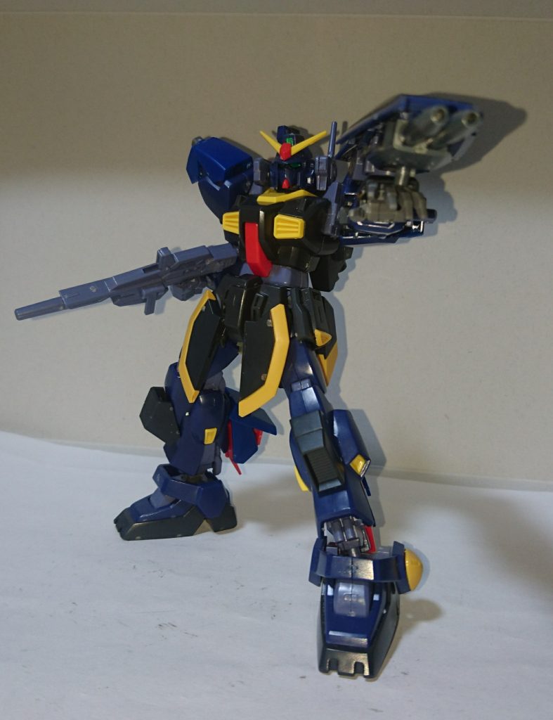 追加された武装について

・二連装ビームキャノン
シールドと一体型になっており、威力はビームライフルより高い。