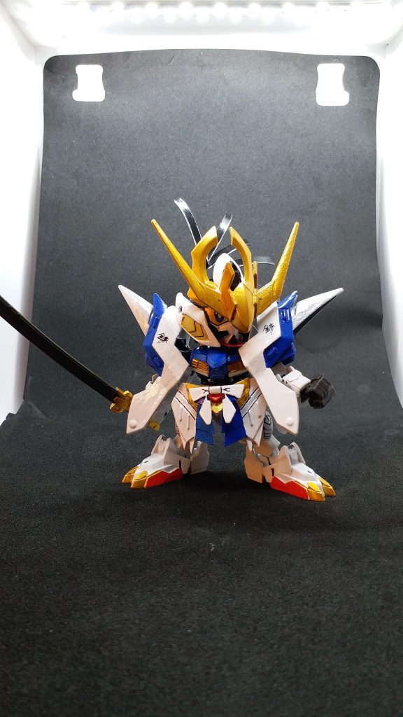 劍聖裝，武者裝， 劍豪裝，加輕裝，頑駄無化流刃途守(バルバトス-巴巴托斯)，全裝完成上色，在LED燈下油油功夫要勞力一點…–2枚目/制作者：Kaichi Wong