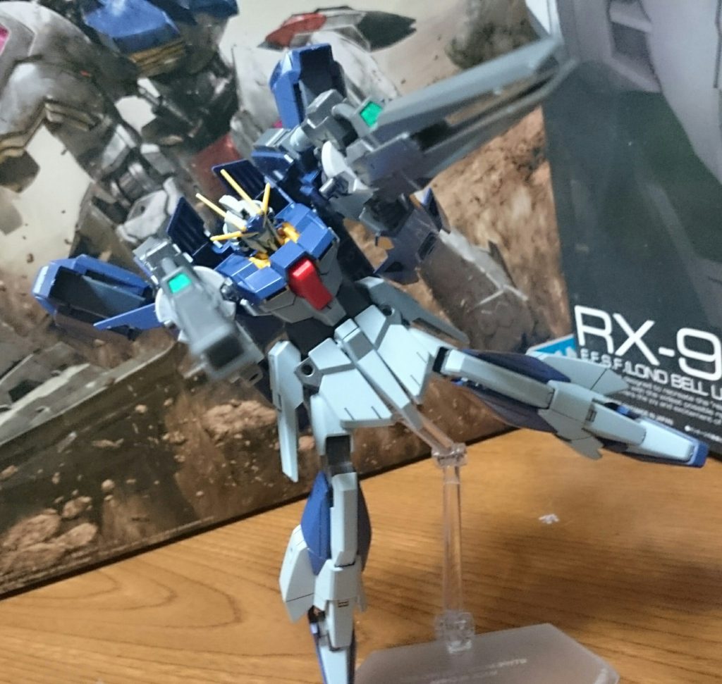 二丁持ちっス。バレルがけっこう長いので映えるっスね