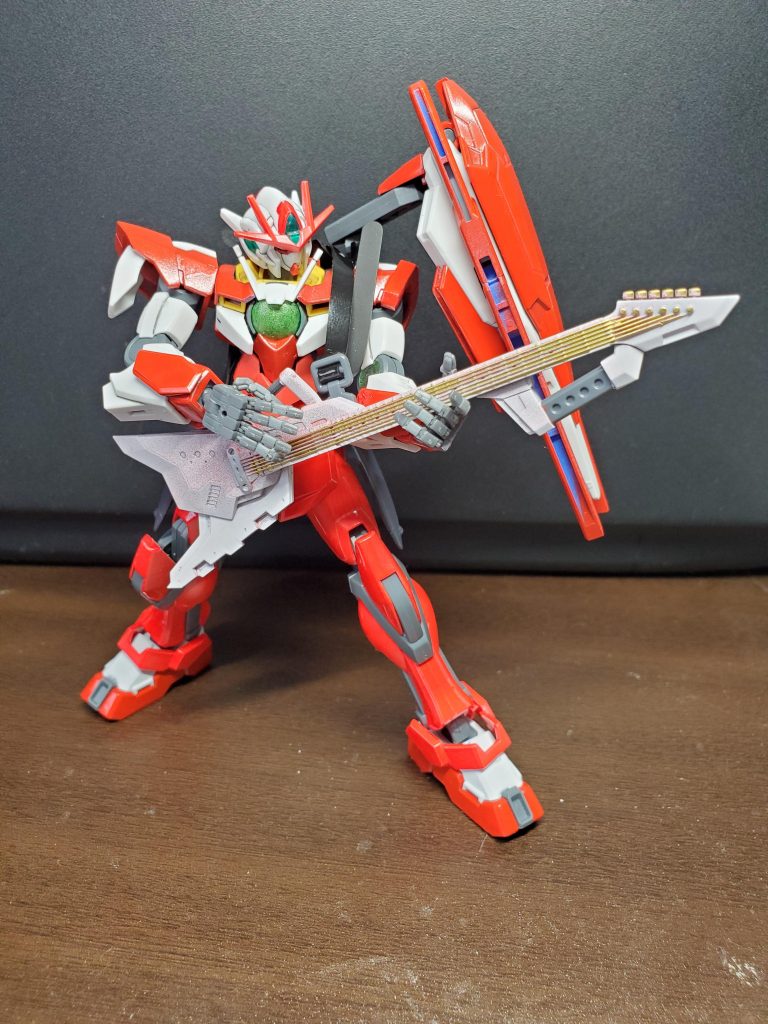 バトルに参加する時は、歌うことで味方の強化が可能。
その強化量は、パイロットがノればノるほど増大する。