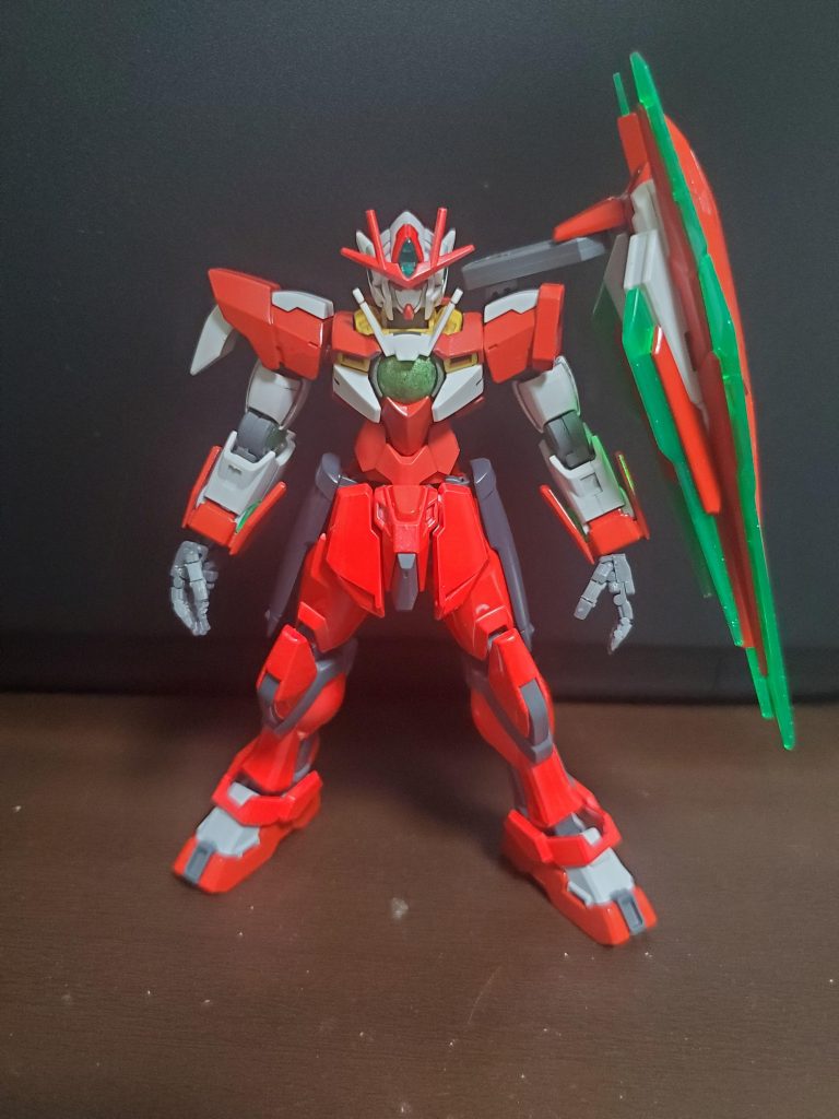 ギターなしのフロント。
これだけ見れば、前線に出て戦闘するスタイルに見えますね。

使用キット
ダブルオークアンタ
ストライクルージュ
MSGライブアックス
ハンドパーツは極み手使用
他、ジャンクパーツ

個人的にフロントスカートがある方が好みだったので、ルージュの下半身を使用。
自分ではいい感じになったと思います。