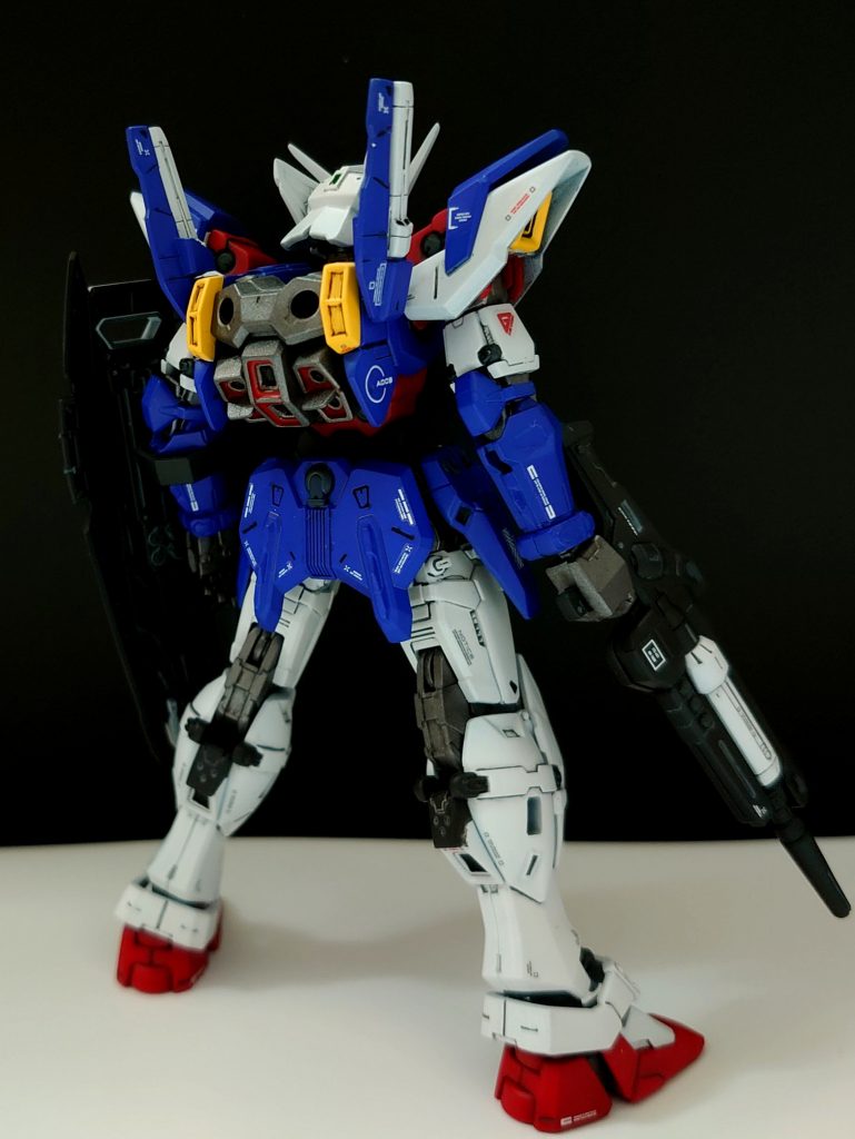 関節部はエヴォサフ・ガンメタで金属感を。