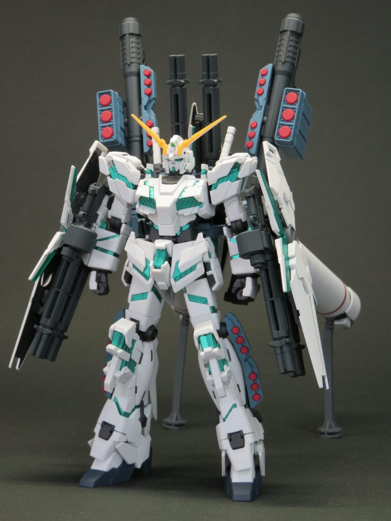 サイコフレームはガイアのプライマリーメタリックグリーン
関節等はMr.カラーのMSグレー(連邦系)
ミサイルはタミヤのインターミディエイトブルーで塗装しました