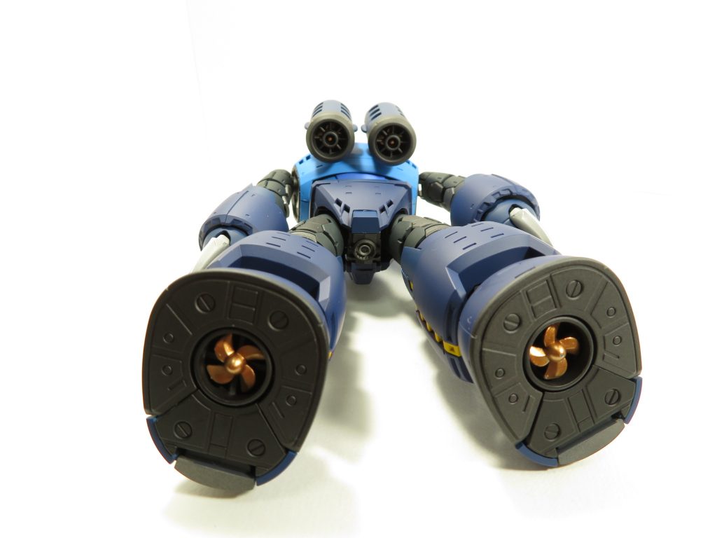 今回一番拘ったのは、足裏とバックパックのスクリュー部分です。私は某お舟ゲームをやっていて、お舟のスクリューをイメージして塗装してみました。