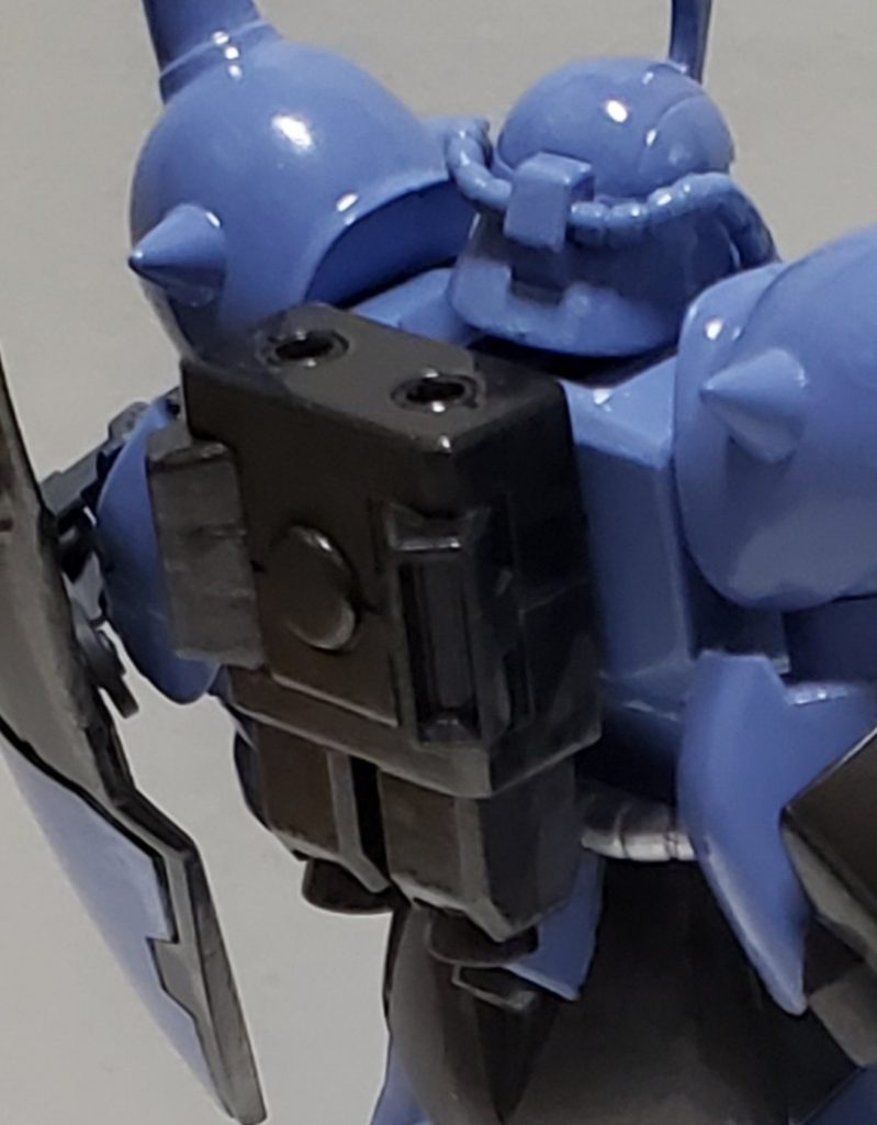 改造ポイント3
バックパックの作成
フライトユニットはとうの昔に無くしましたので、新たに用意しました。
ビュンビュン飛ぶ必要も無いかと思い、ランドセル型にしました。