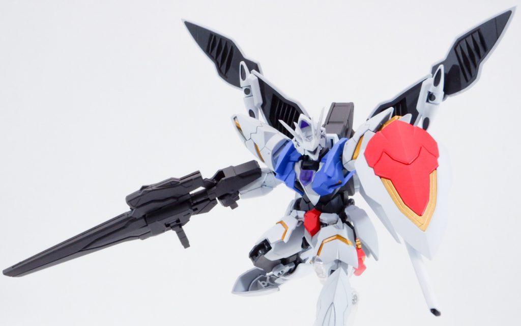 ライフルもギミックを活かして合体できるように。かなり大型のライフルになりました。