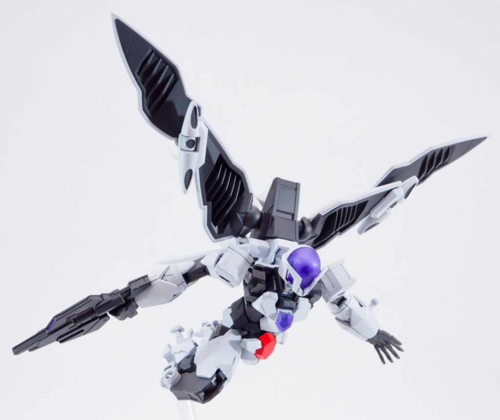 コアガンダム形態。
レギルスコアをイメージしてコア形態でもバックパックを取り付けています。