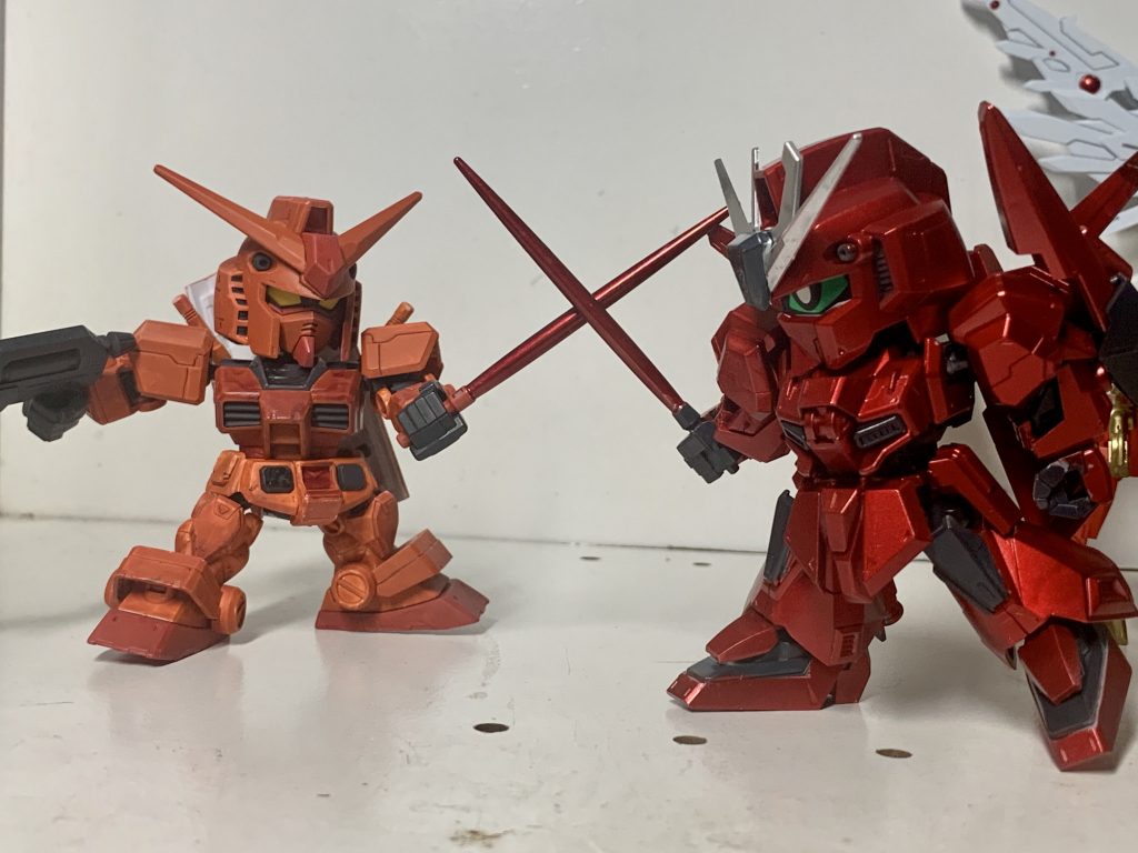 一つ前に作ったキャスバル専用機と鍔迫り合いを本編外赤いMS同士でどっちが上か喧嘩勃発