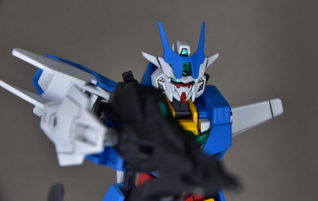 うおぉぉぉぉーー!!!　　　ほんとはライフル飛んできた時に正面左アンテナ吹っ飛んでますがそれは再現してないです。