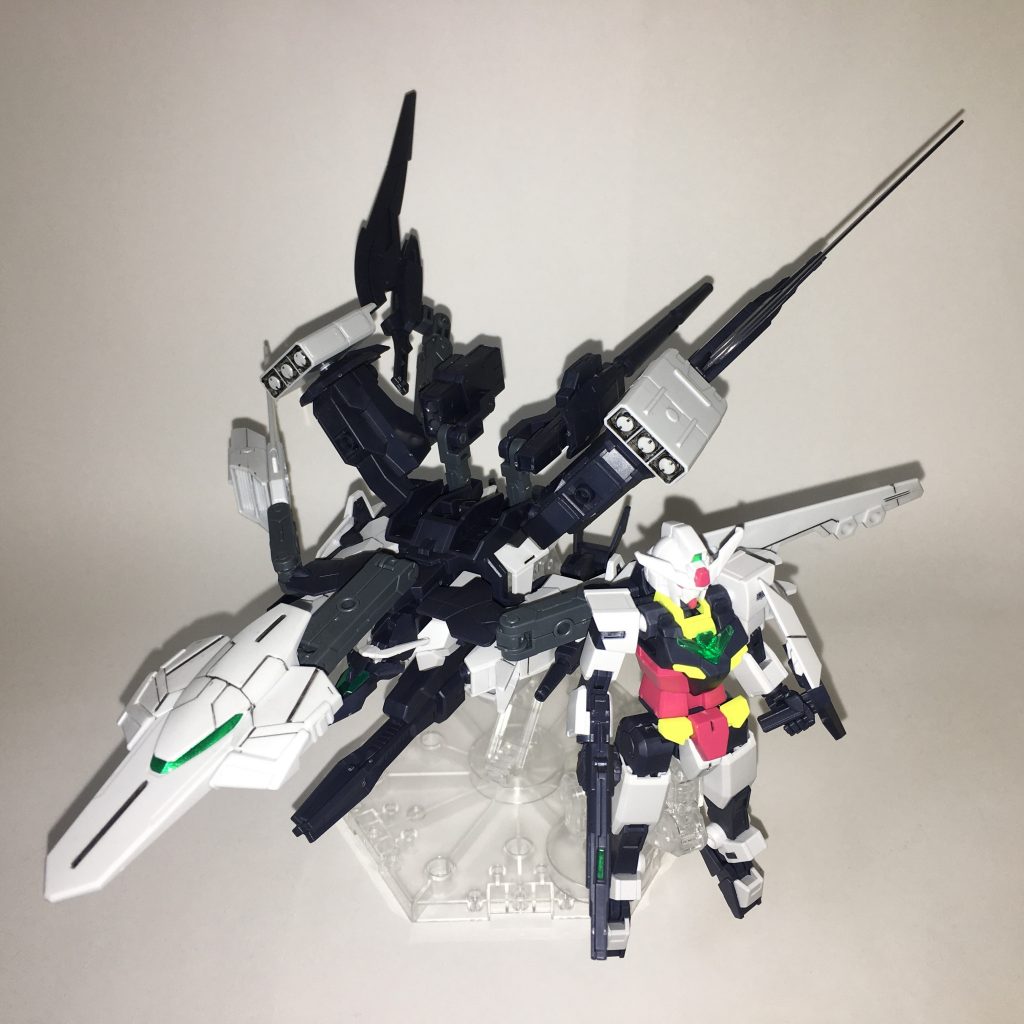 ツーショット。ジュピターアーマー・フルブーストはコアガンダムと比較して、ふた回りほど大きい。そのため、合体作業はコアガンダムとアーマーがそれぞれ出撃した直後に自動で行われる。