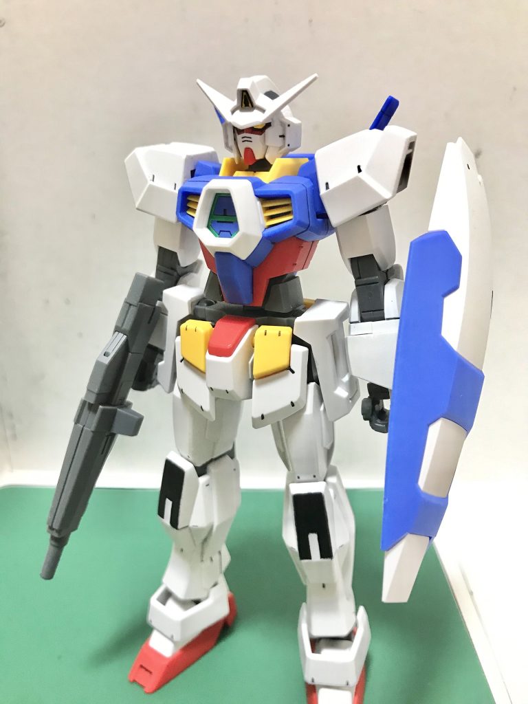 AGE-1ノーマル
ほぼ無塗装でこの色分けで、おまけにライフルとシールドが付いてくる