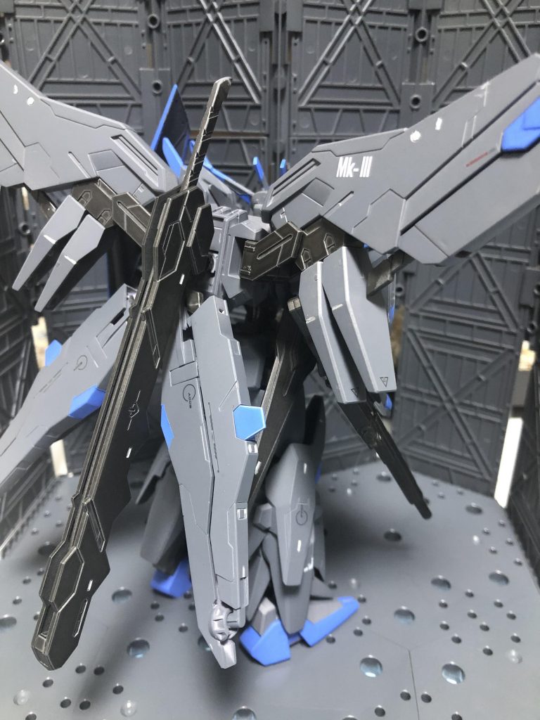 両翼にはケルディムガンダムサーガTYPE.GBFのGNビットを装着。
また、通常は腰部横にあるバインダーを腰の後部に変更。
腰部横にはバインダーガンを装着。
