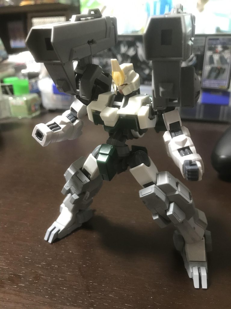 頭はセラヴィー、足はサバーニャ腕はキマリスヴィダールだったはず