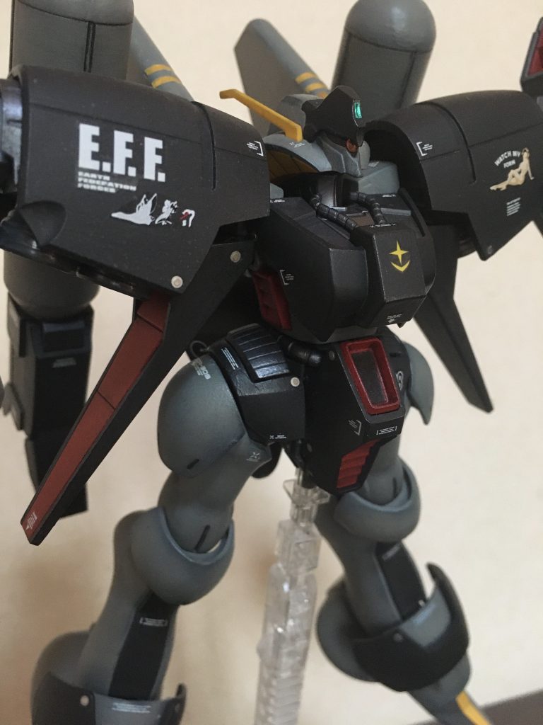 配色はオリジナルのイメージを壊さない範囲で変更。筆塗りで頑張っています。
もう少し、航空機っぽさを出したかった。