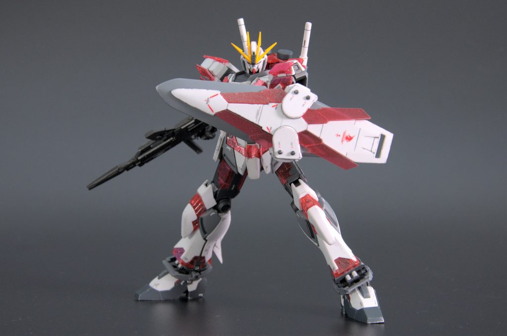 シールドは平面が広いので皆さんいろんなアレンジされてますね。自分は六角ナットとデカールでデコってみました。