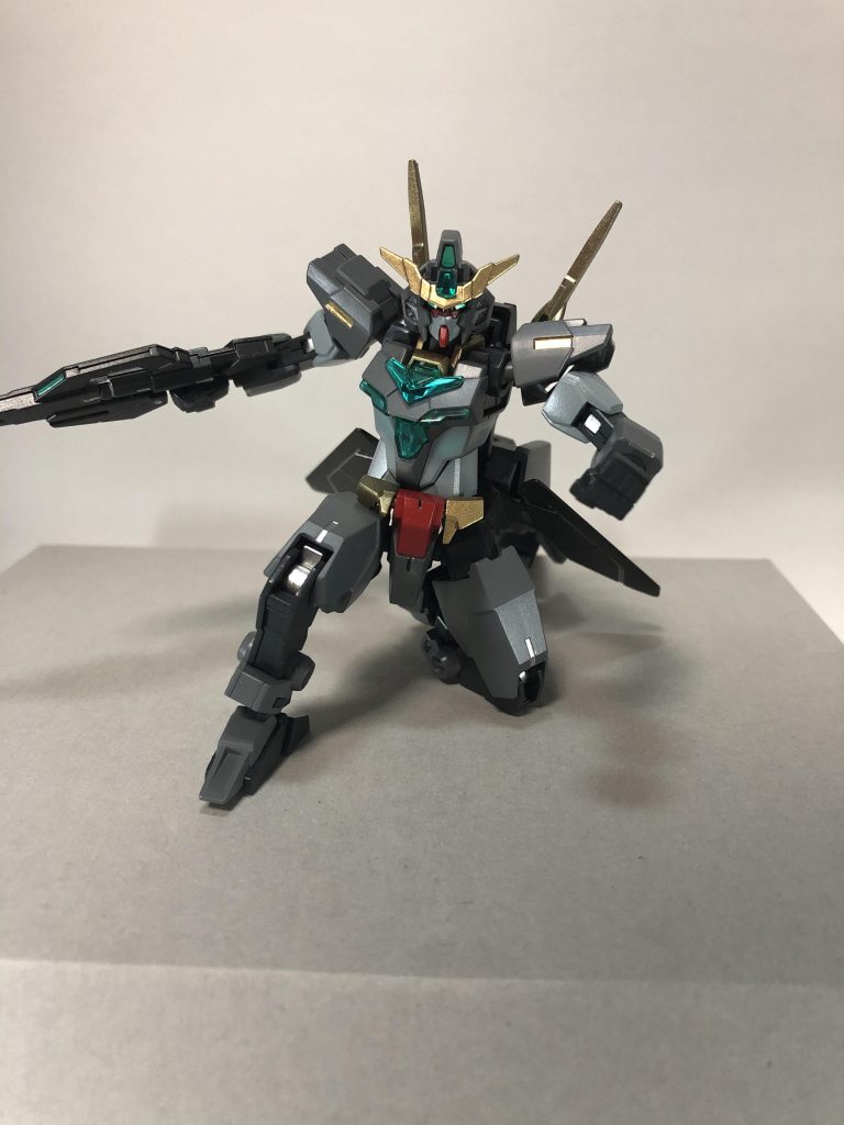 最初に書いたゴリスリィの中の人がゴーリヴェンで乗り物酔いして戦いにならなかったという事件
じつは内容はそれだけで無く、乗り物酔いを起こし操縦席でゴリラなのにマーライオンしていたゴリスリィの中の人は完全に操縦することを放棄、「めっちゃ頑丈に作ったでなんかにぶつかっても平気やおrrrrrr🤮」と楽観的に減速するまで放置したゴーリヴェンに運悪くぶつかってしまった敵ガンプラがゴーリヴェンにひっかかったまま岩山に激突。結果ゴーリヴェンは無事だったもののその敵ガンプラの搭乗者はあまりの恐怖体験にトラウマを植え付けた