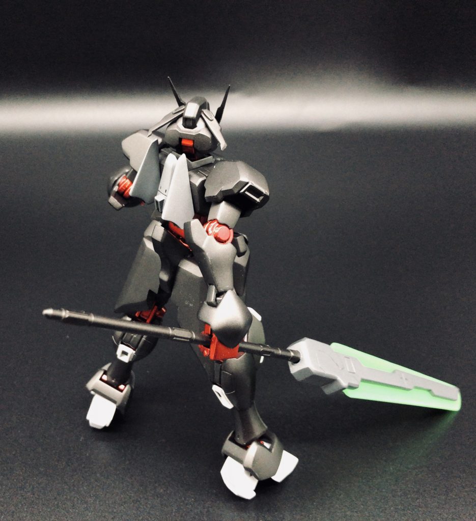 背中は周りは小さくスッキリして小回りが効きそうな感じに。小さいバックパックだけど謎のパワーで大出力です。