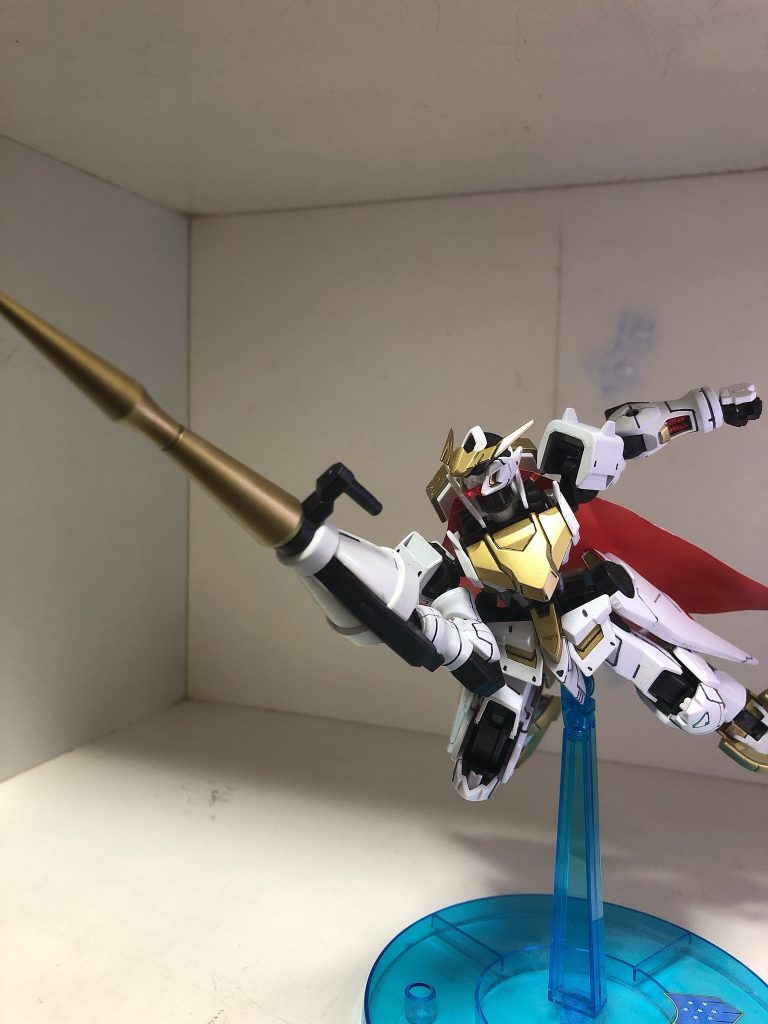 主兵装のランスです。鉄血オプションパーツのものをそのまま使用しています。ライフルモードシステムもそのまま採用しており、基本的にはこれが唯一の射撃兵装です。