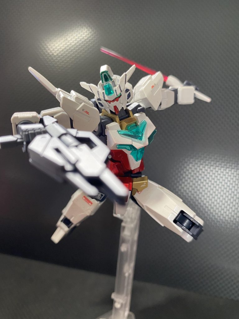 コアガンダムめっちゃ動かしやすいし、可動域も中々良いです👍
つい最近ビヨンドグローバルガンダム作りましたが、それに負けないぐらい動かしやすい部分もありました。