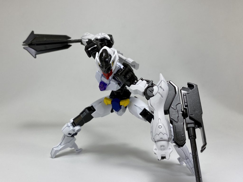 小型、軽量さを活かし俊敏かつ獰猛に襲いかかります。