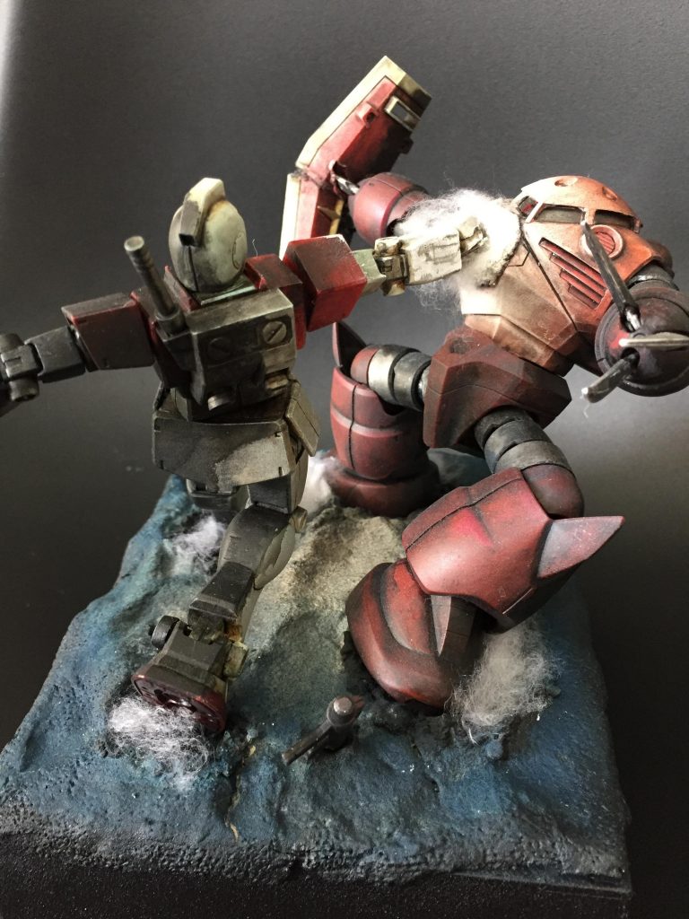 アムロ
赤いモビルスーツ⁈
間違いない、ヤツだ、ヤツが来たんだ・・
ジム、うかつに近づくんじゃない!!
ウッディ大尉
あっ、速い!