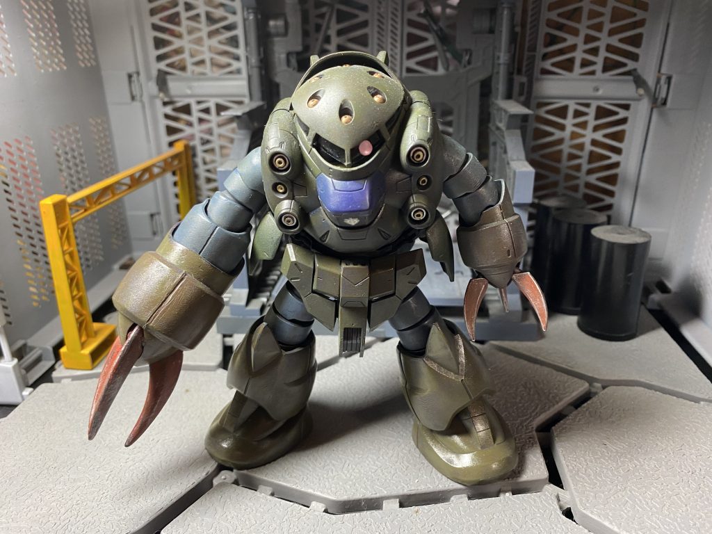 片腕を1/100に変更して片爪の大きなカニをイメージ