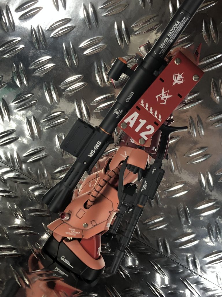 HGオリジン版ザクⅡシャア専用カラー–5枚目/制作者：ぽんじゅ