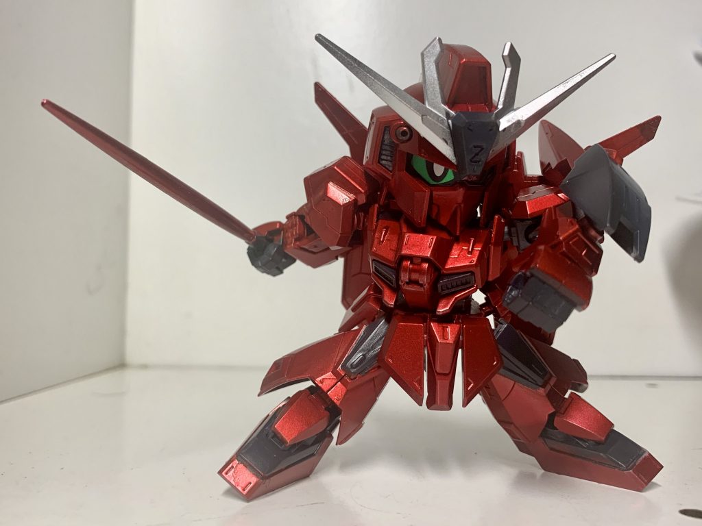 意外と足が開けるからズバッと斬撃ポーズ!