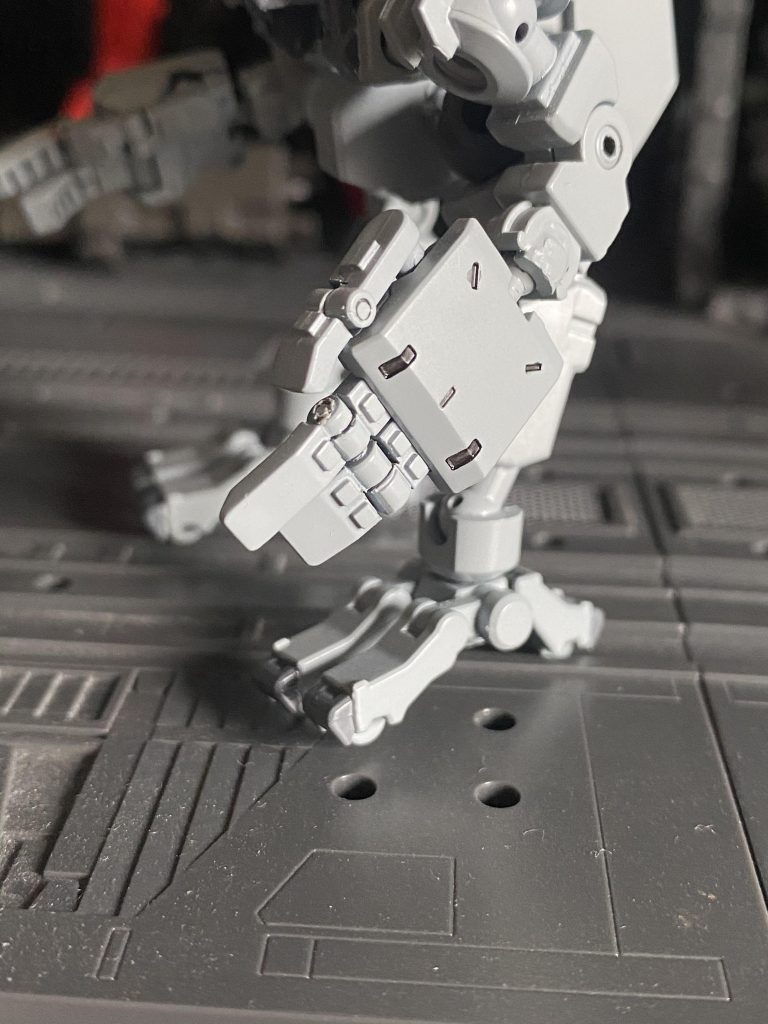 二足歩行モビルワーカー–6枚目/制作者：@Sir25819231