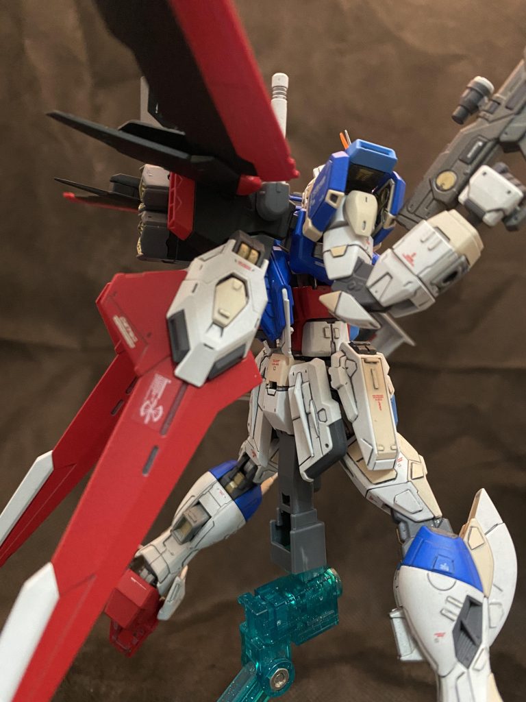 改修はキットの出来が良かったので、控えめにプラ板、エッチングパーツを貼ってます。