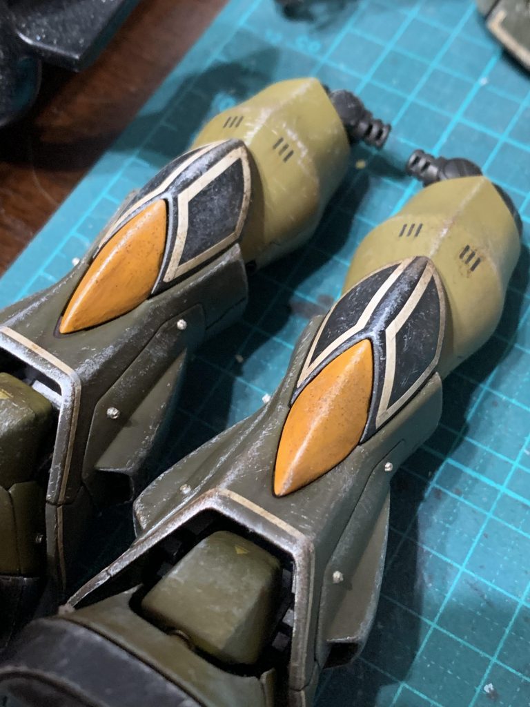 ドライブラシやスポンジチッピングして完成