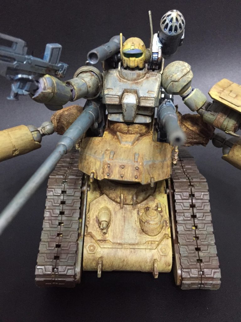 100均の紙粘土ベースに情景テクスチャーにクリア塗料で濡れ感を出しました。