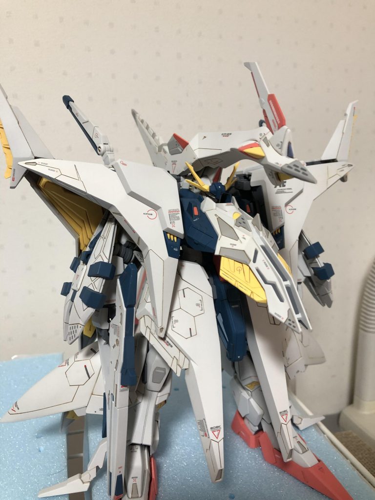デカすぎて写真が撮りづらいっすね。次はHGUCアカツキ作っております。その時までしばしお待ちを!