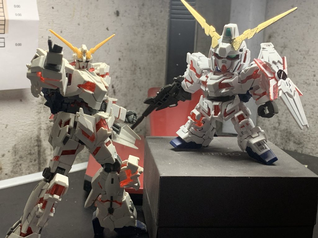 HGとツーショット
ブンドドしすぎてHGは膝も持ち手も壊れてます泣