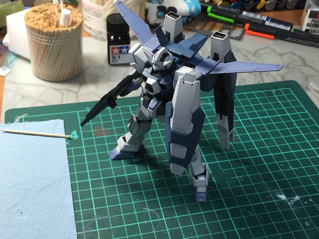 簡易撮影ブースもいいですが
作業机での佇まいもいい味が出てますね。