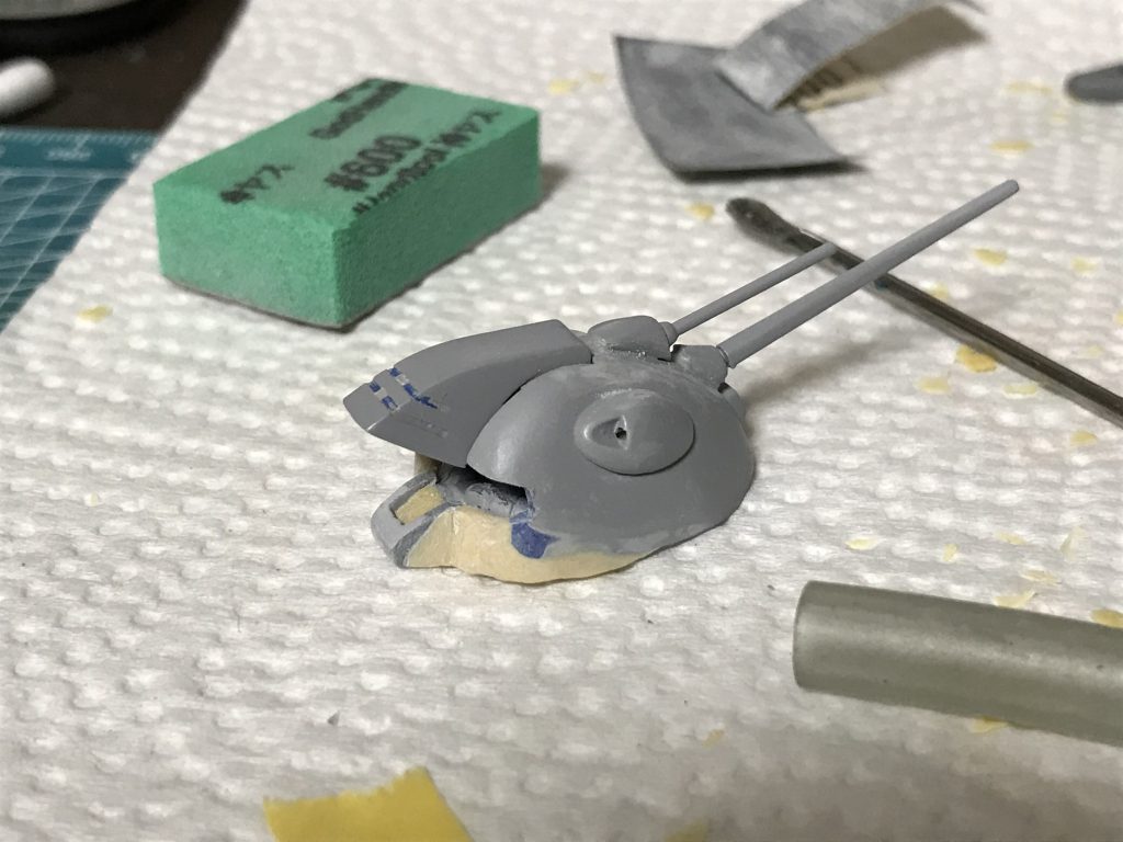 アゴパーツもエポキシパテとジャンクパーツで形を作りました。