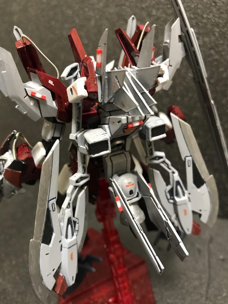 バック。プラ板やらジャンクやらの組み合わせでフィンっぽい装飾と下のブースター追加で推進力上がればなーと。