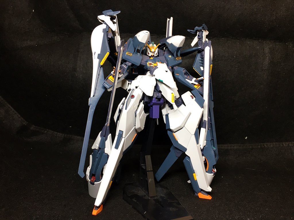 カラーレシピ
白:バーチャロンカラーコールドホワイト
青:ボトムズカラースチールブラック
黄:EVAカラーエヴァイエロー
橙:NAZCAカラーマンダリンオレンジ
フレーム:メカサフスーパーヘヴィ1瓶+Mr.カラーパープル1瓶
赤:タミヤエナメル赤