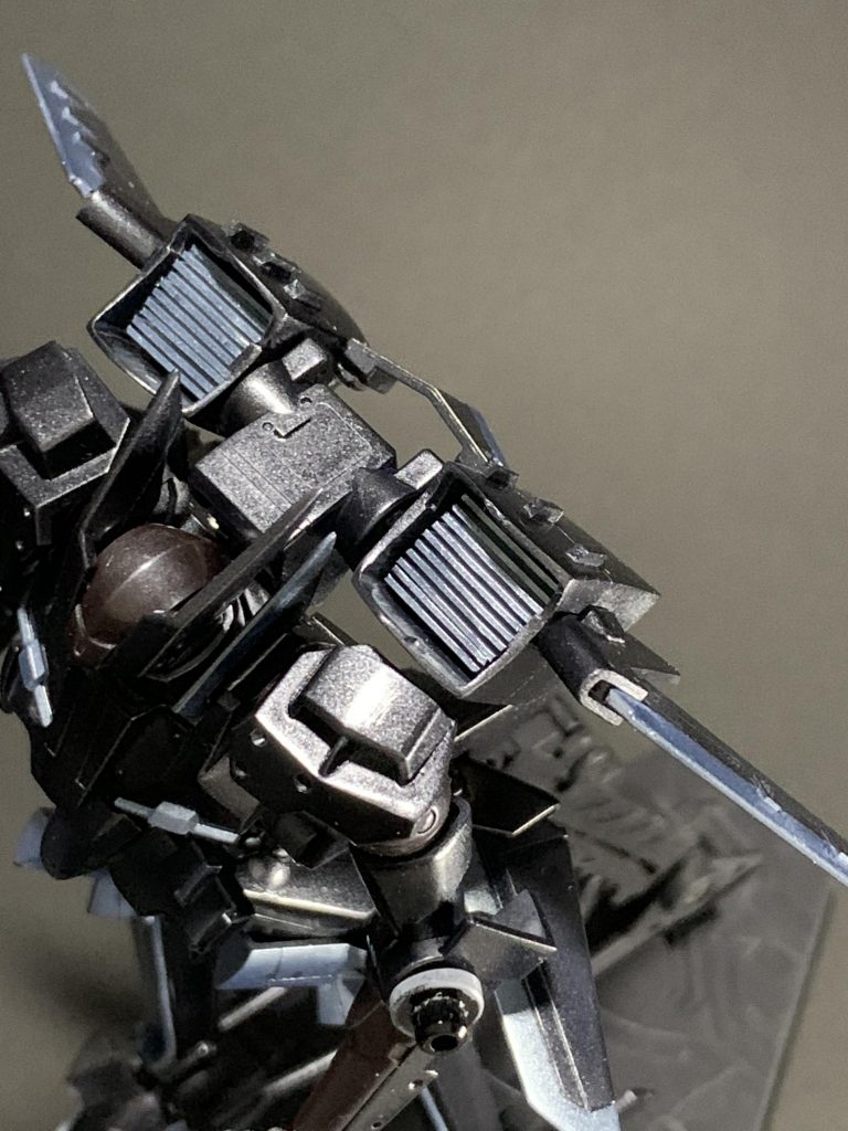 メインジェットは中をくり抜いて、ダクトのように改造しました。