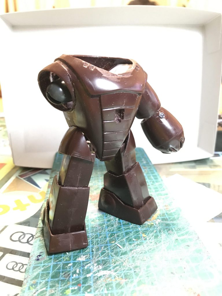 肩上がんないよ!
腰アーマーどうしよう!
首どうやってつけんの!
体育座りできない!
このへんでどうしていいか分からなくなり挫けそうになる。