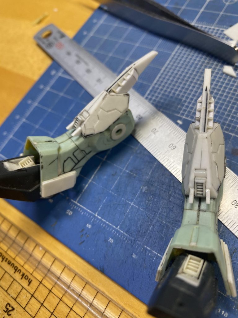 ヒザの形状が好みでなかったので切断・新造しました。