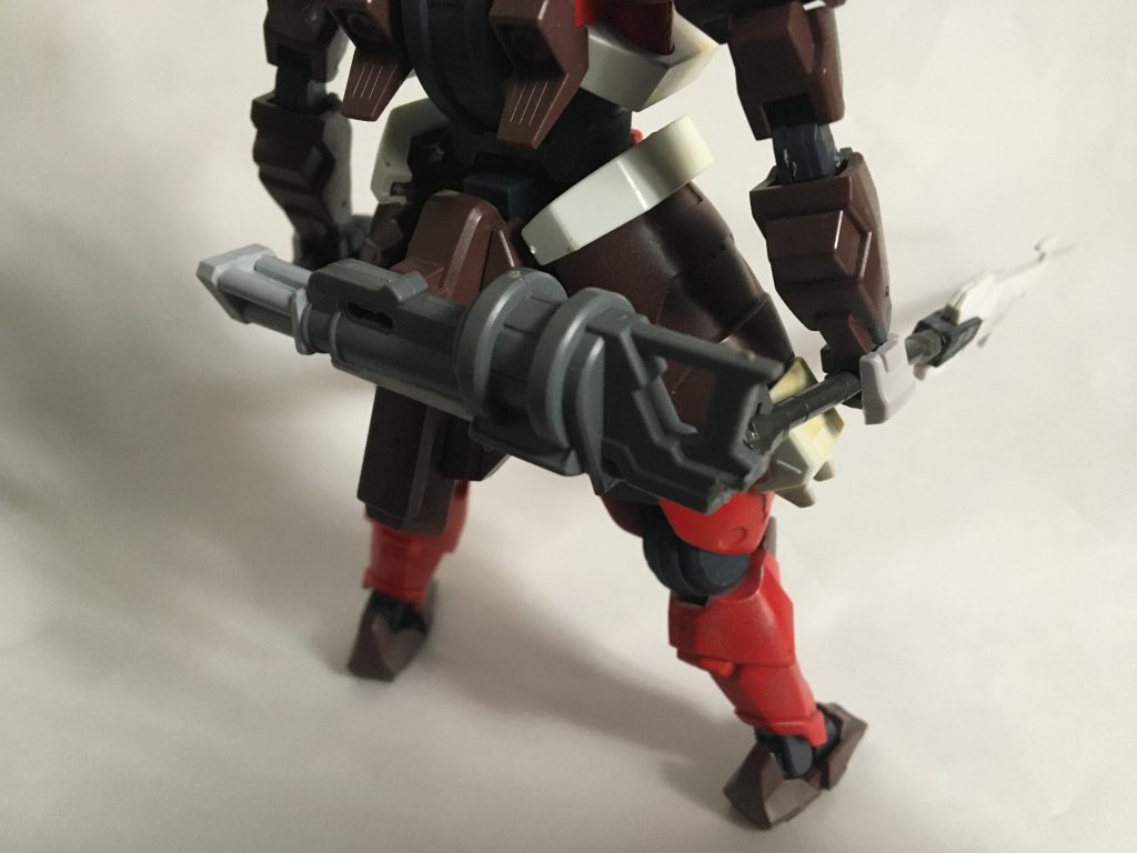 ガトリングガンは腰部リアアーマーにマウント可能。