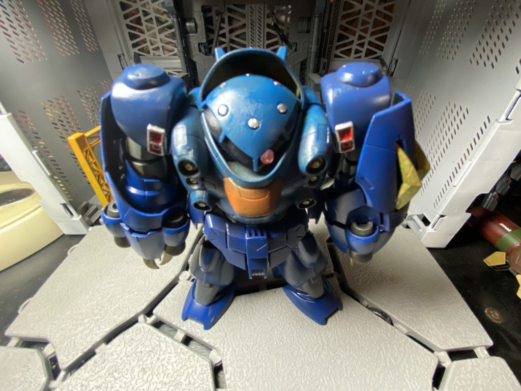 両腕はアメージングズゴックに変更